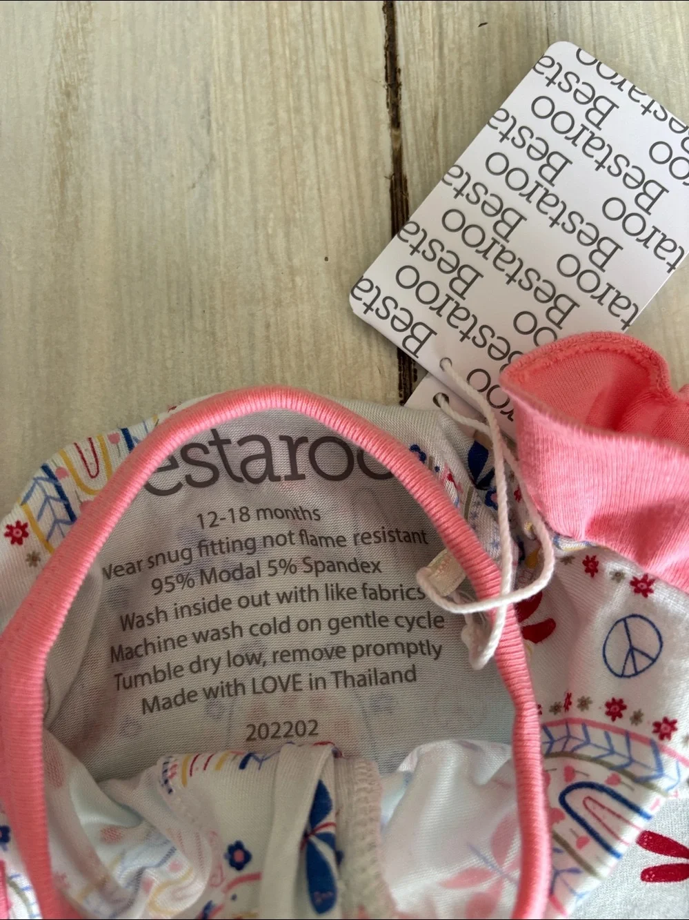 Bestaroo NWT Rainbows Short Sleeve Sleeper One Piece 12-18 Months